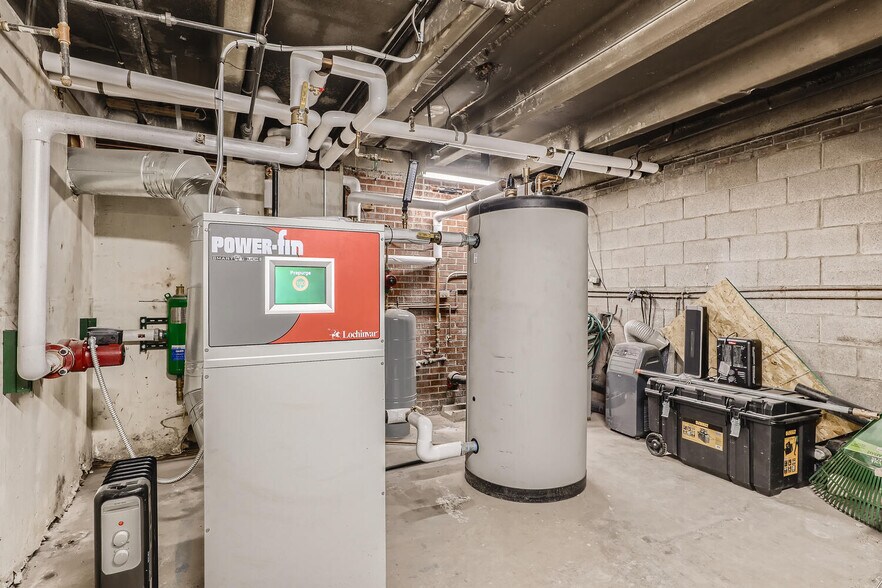 More Photos Of 1525 Valentia St, Denver Hotel For Sale