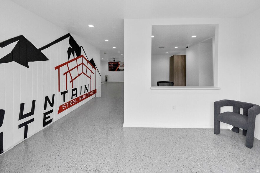 More Photos Of 46 S Center St, Elsinore Industrial For Sale