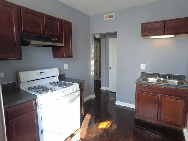 More Photos Of 6400 S Fairfield Ave, Chicago Apartments For Sale