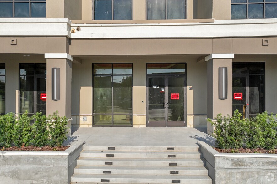 More Photos Of 2130 S Orange Ave, Orlando Office For Lease