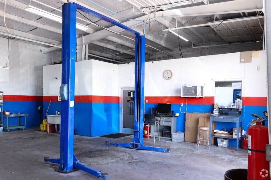 More Photos Of 12113 Garland Rd, Dallas Auto Repair For Sale