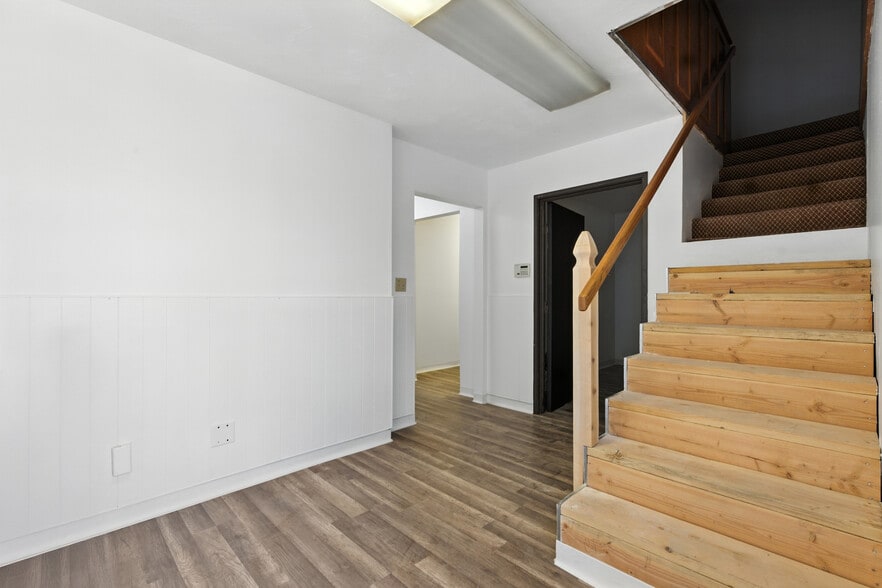 More Photos Of 23120 Mariposa Ave, Torrance Warehouse For Sale