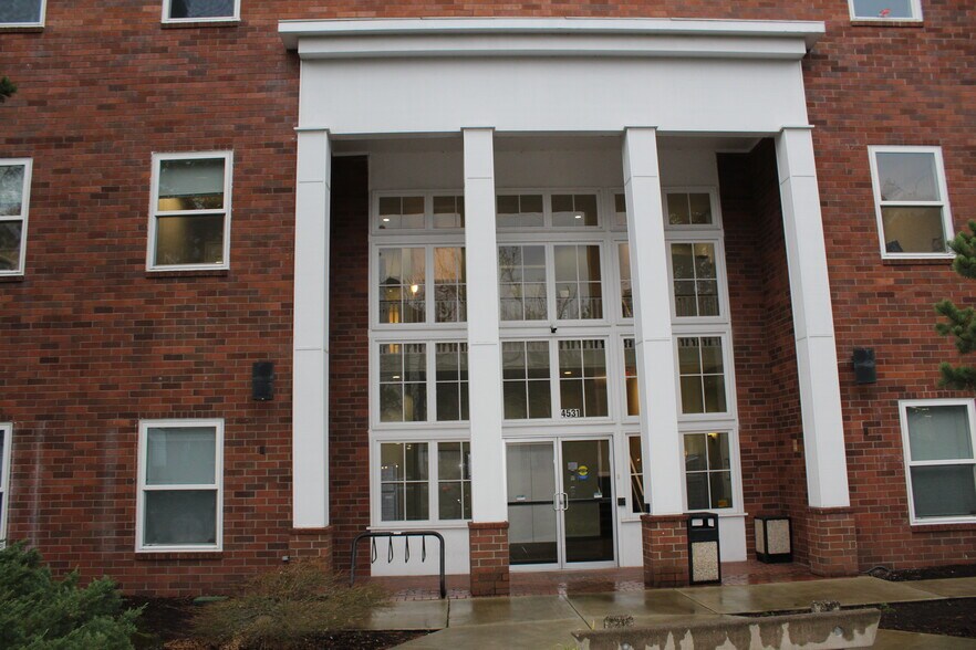 Primary Photo Of 4531 SE Belmont St, Portland Office For Sale