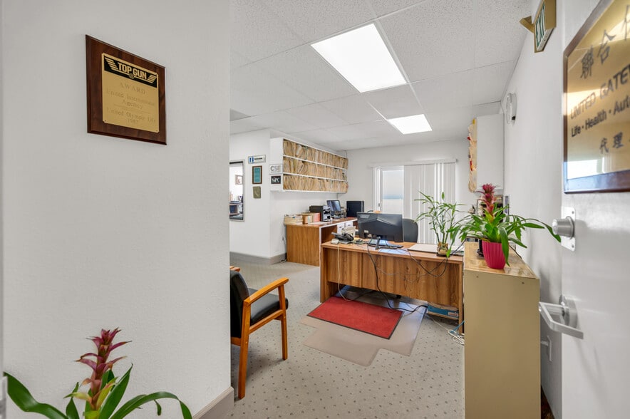 More Photos Of 2301-2323 Noriega St, San Francisco Medical For Sale