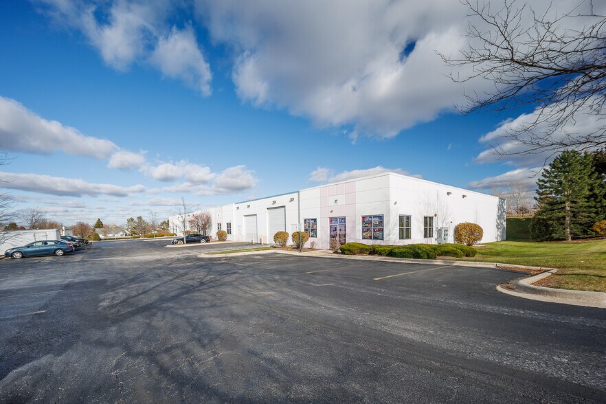 More Photos Of 1221 Commerce Dr, Crete Warehouse For Lease