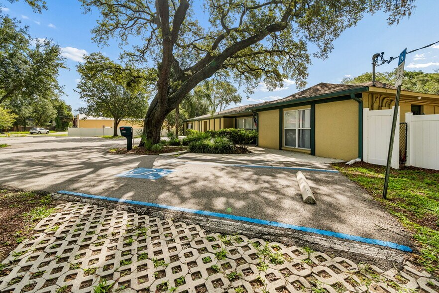 More Photos Of 4001 Skipper Rd, Tampa Schools For Sale