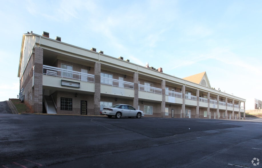 More Photos Of 4485 Lawrenceville Hwy NW, Lilburn General Retail For Lease