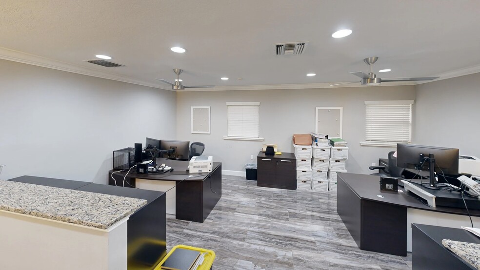 More Photos Of 5835 US Highway 98 S, Lakeland Medical For Lease