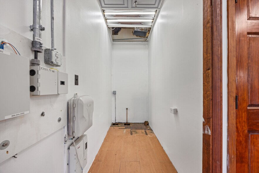 More Photos Of 45-44 Vernon Blvd, Long Island City Apartments For Lease