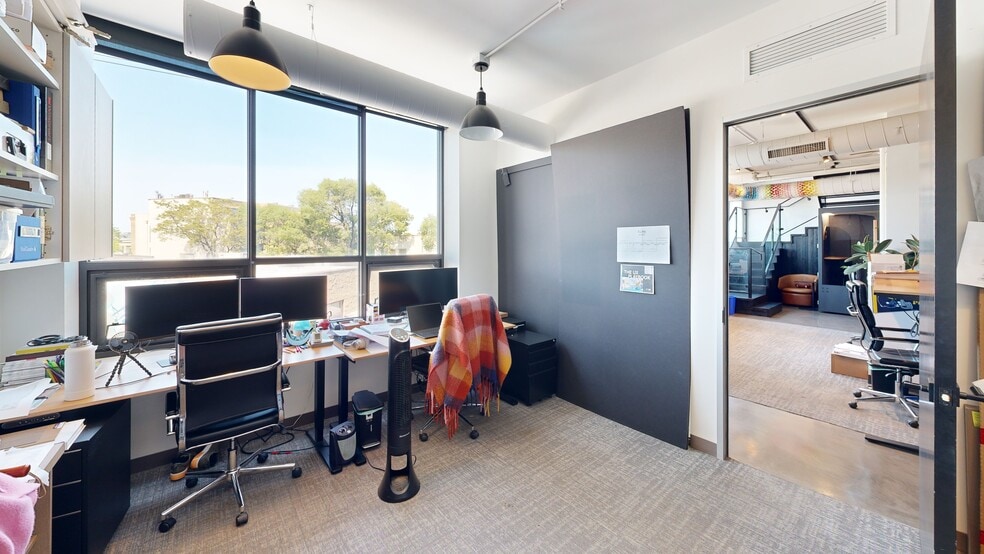 More Photos Of 1643 N Milwaukee Ave, Chicago Office For Lease