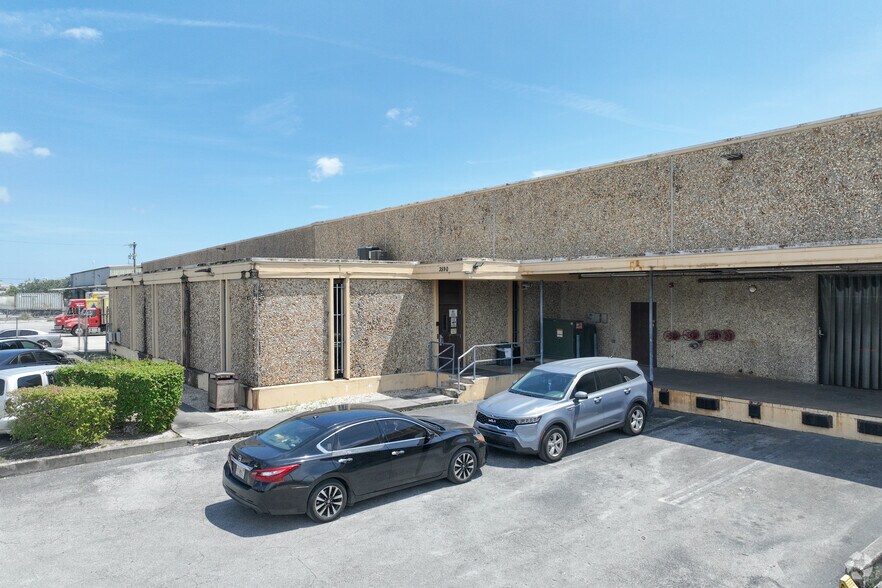 More Photos Of 12300 NW 32nd Ave, Miami Warehouse For Lease