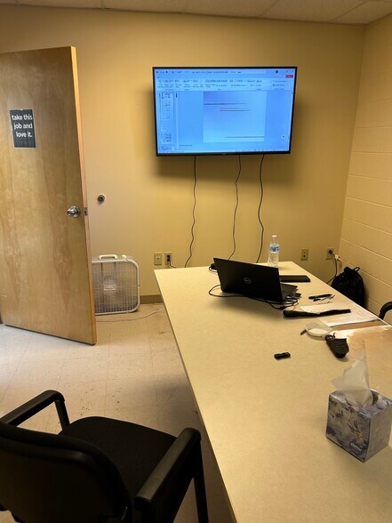 More Photos Of 2635 Nevada Ave, Norfolk Industrial For Lease