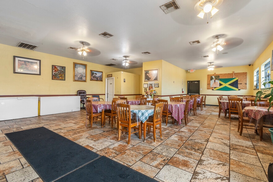 More Photos Of 2717 Martin Luther King Jr Blvd, Dallas Flex For Sale