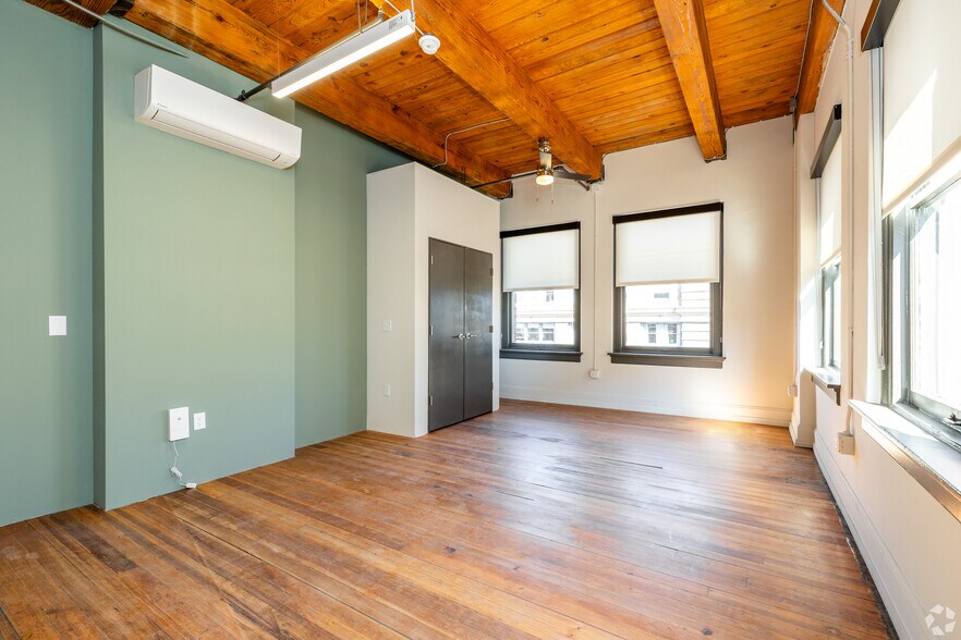 More Photos Of 800 Broadway Blvd, Kansas City Multifamily For Sale