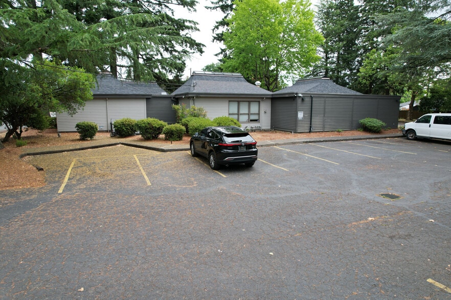 More Photos Of 11104 SE Stark St, Portland Medical For Sale