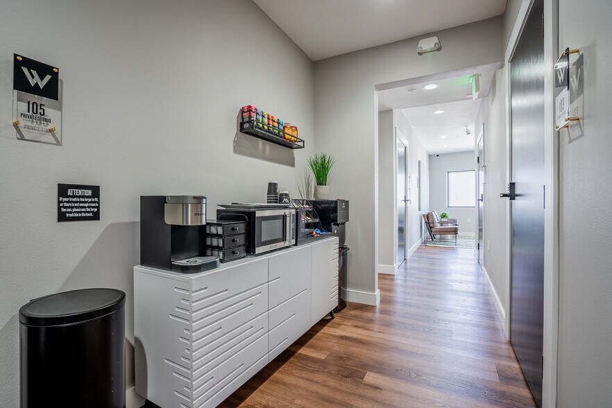 More Photos Of 10442 Burbank Blvd, North Hollywood Office For Sale