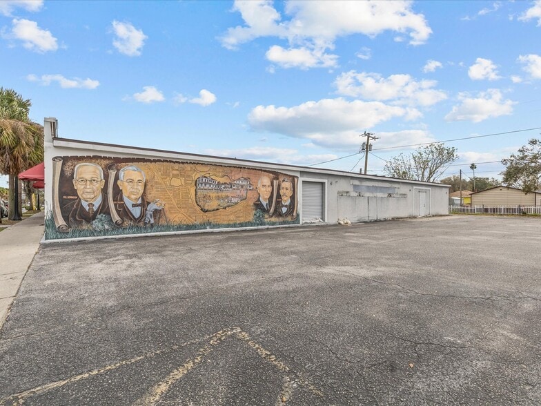 More Photos Of 61 W Central Ave, Lake Wales Flex For Sale