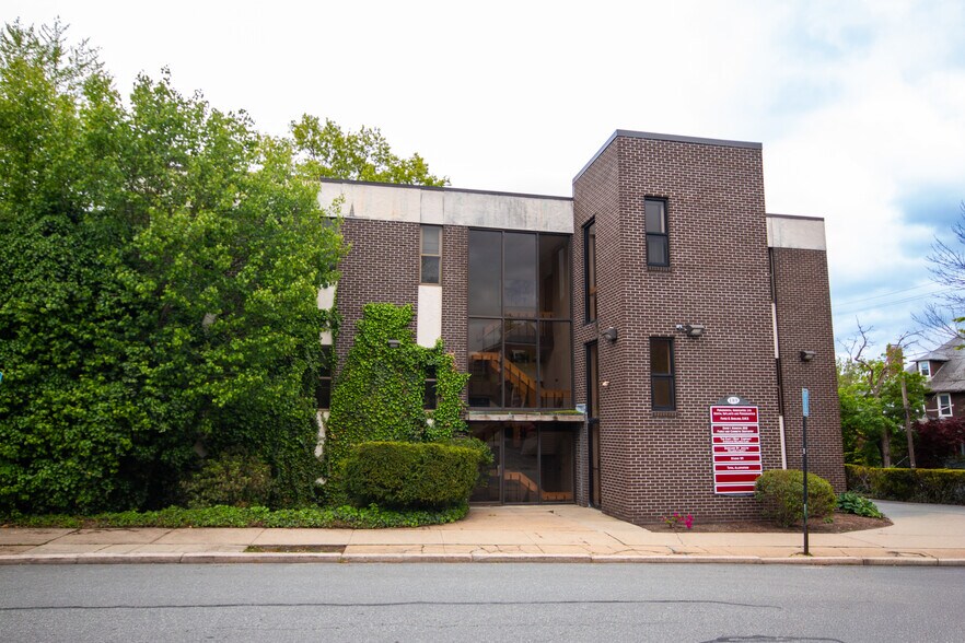 Primary Photo Of 189 Governor St, Providence Medical For Lease