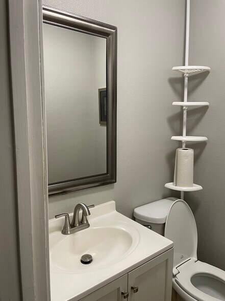 More Photos Of 7303 Blanco Rd, San Antonio Office For Lease