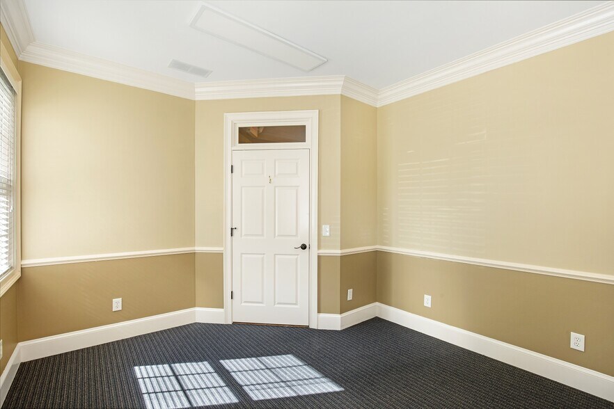 More Photos Of 3535 Roswell Rd, Marietta Office Residential For Lease