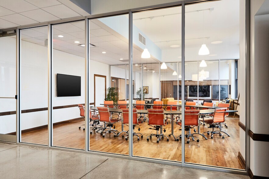 More Photos Of 300 E 39th St, Kansas City Office For Lease