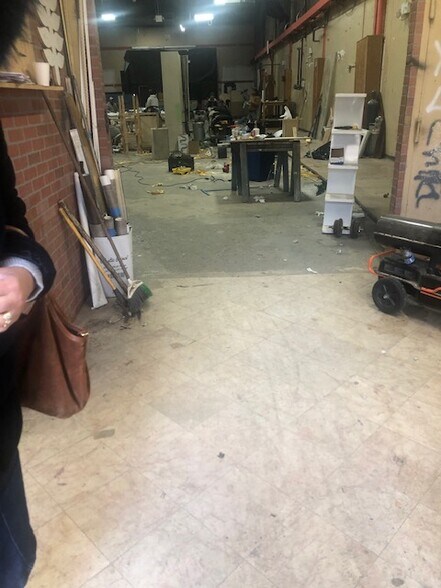 More Photos Of 1487 Schenectady Ave, Brooklyn Warehouse For Lease