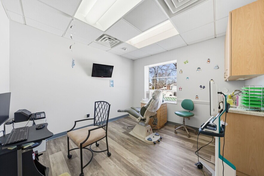 More Photos Of 299 Forest Ave, Paramus Office For Sale