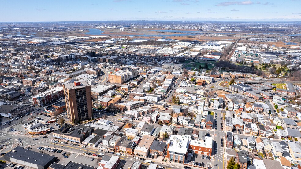 More Photos Of 390 Fairview Ave, Fairview Apartments For Sale
