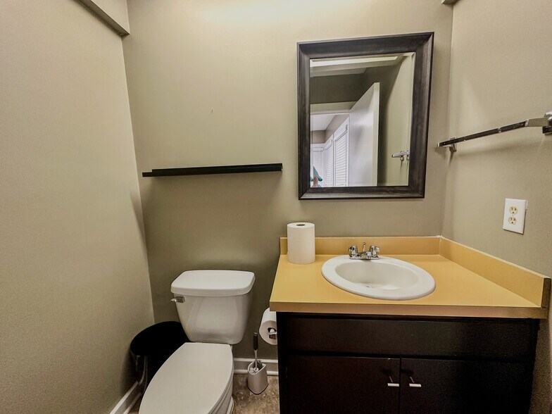 More Photos Of 8028 Myrtle Trace Dr, Conway Medical For Lease