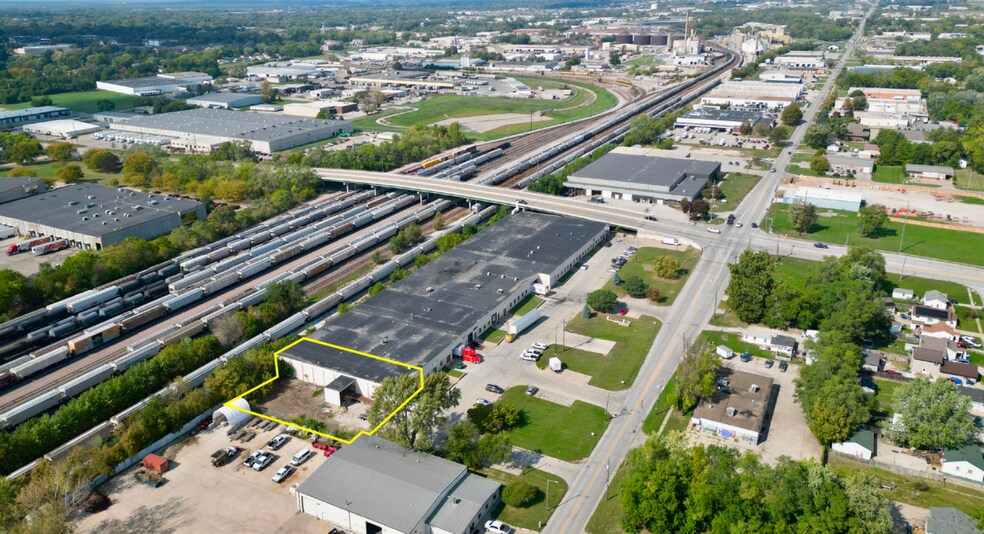 More Photos Of 2030-2250 Delaware Ave, Des Moines Manufacturing For Lease