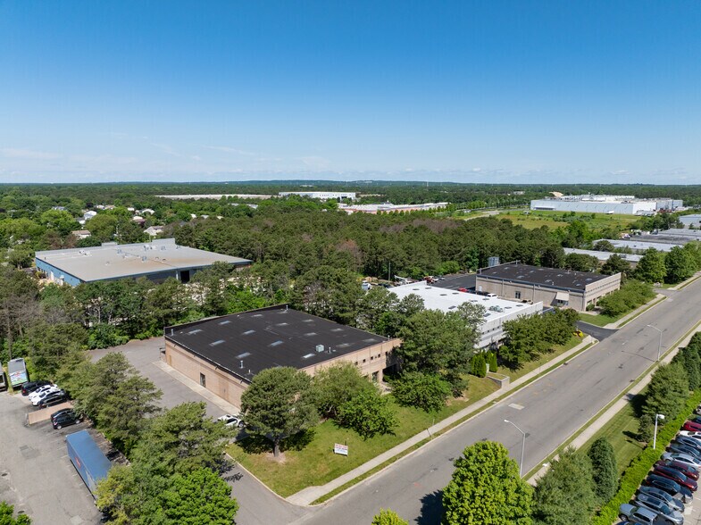 More Photos Of 28 Sawgrass Dr, Bellport Village Manufacturing For Sale