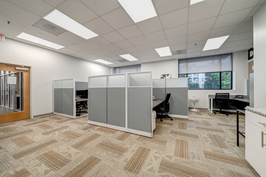 More Photos Of 5990 Kingstowne Towne Ctr, Alexandria Coworking Space