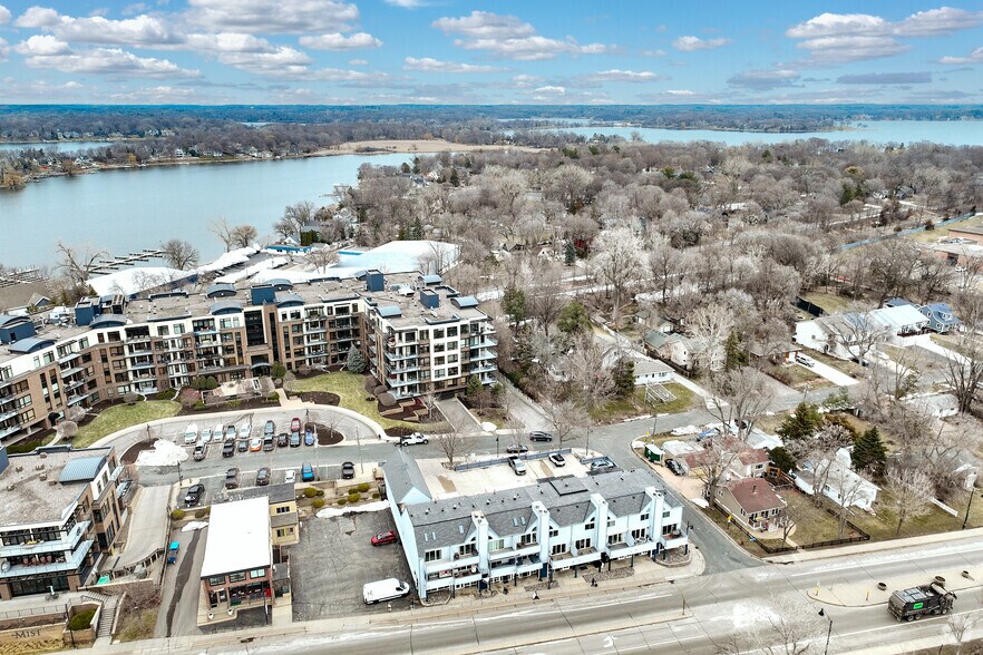 More Photos Of 4000-4016 Shoreline Dr, Spring Park, Spring Park Storefront Retail Residential For Lease