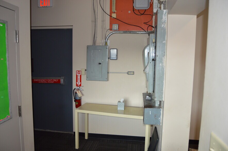 More Photos Of 1301 E Main St, Lancaster Freestanding For Sale