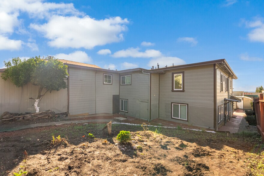 More Photos Of 8016 MacArthur Blvd, Oakland Apartments For Sale