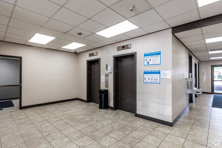 More Photos Of 125 Liberty St, Springfield Medical For Lease
