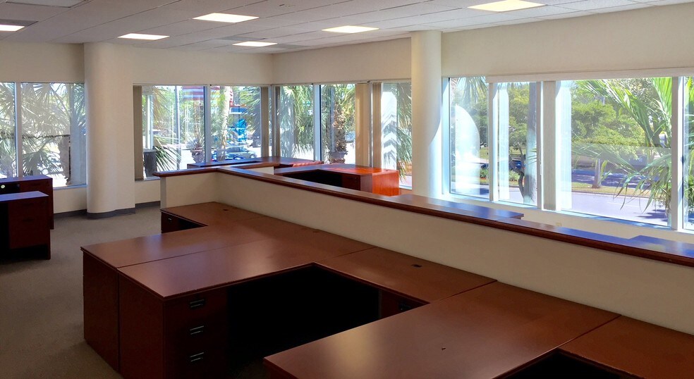 More Photos Of 1501 Corporate Dr, Boynton Beach Office For Lease