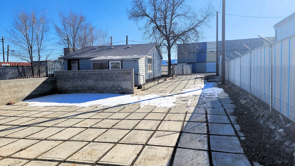 More Photos Of 2107 E Mead Ave, Yakima Manufacturing For Sale