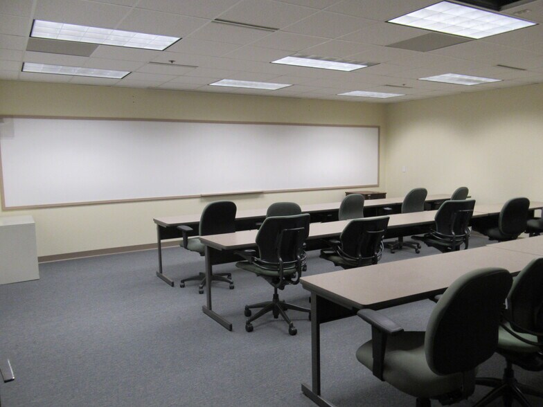 More Photos Of 3201 W White Oaks Dr, Springfield Office For Sale