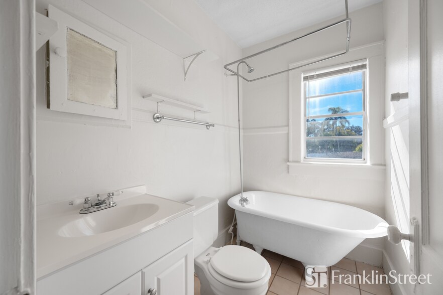 More Photos Of 1705 Apache Trl, Clearwater Multifamily For Sale