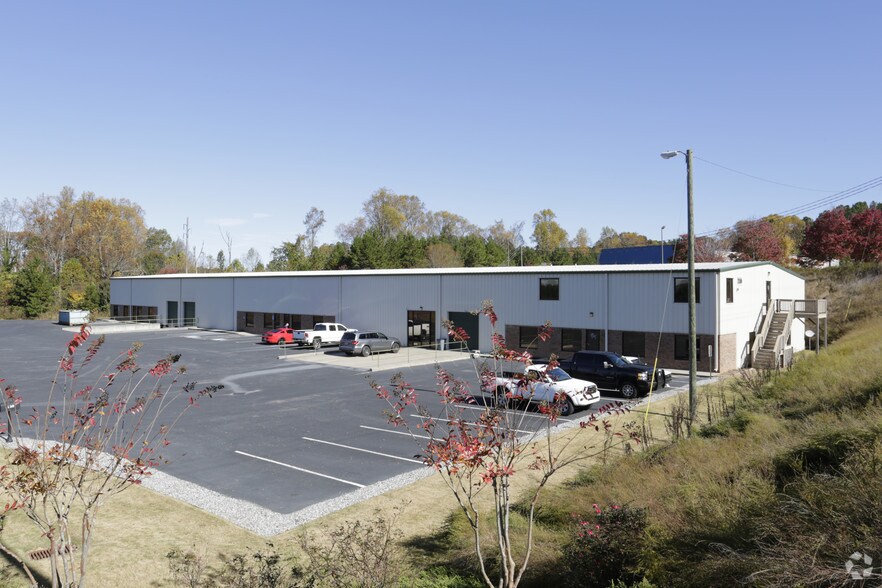 More Photos Of 230 Industrial Park Rd, Baldwin Warehouse For Lease