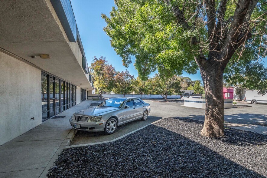 More Photos Of 1615 W Texas St, Fairfield Office Residential For Lease