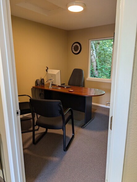 More Photos Of 2596 12th Pl SE, Salem Medical For Sale