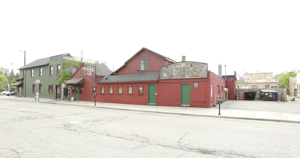 More Photos Of 132 Fulton St, Grand Rapids Restaurant For Lease