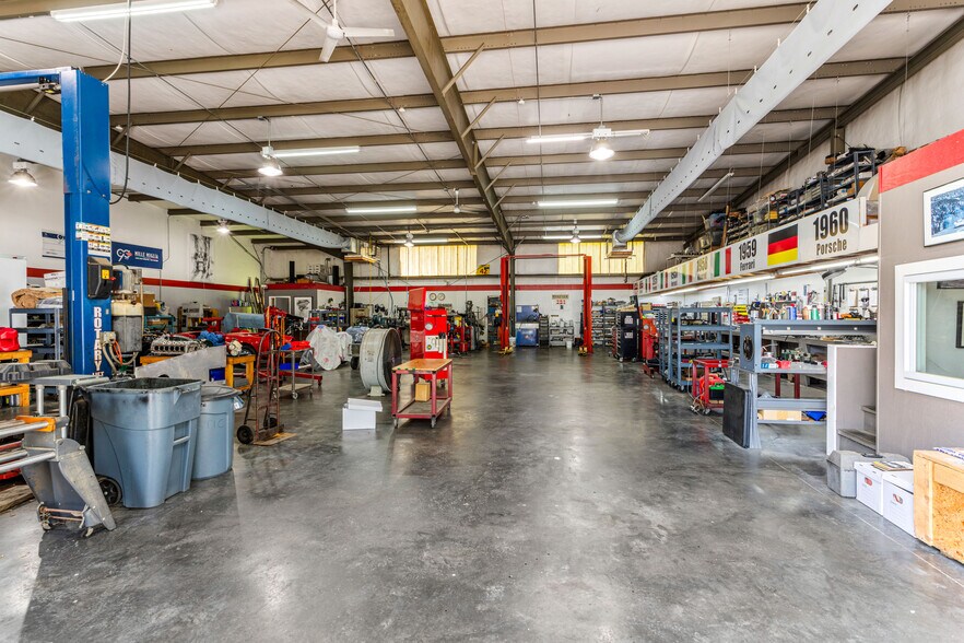 More Photos Of 205 Bourne Blvd, Savannah Warehouse For Sale