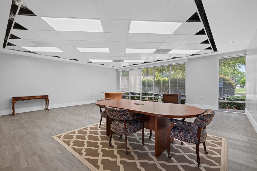 More Photos Of 1060-1090 Loftis Blvd, Newport News Office Residential For Sale