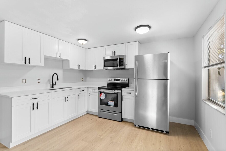 More Photos Of 12703 N 15th St, Tampa Apartments For Sale