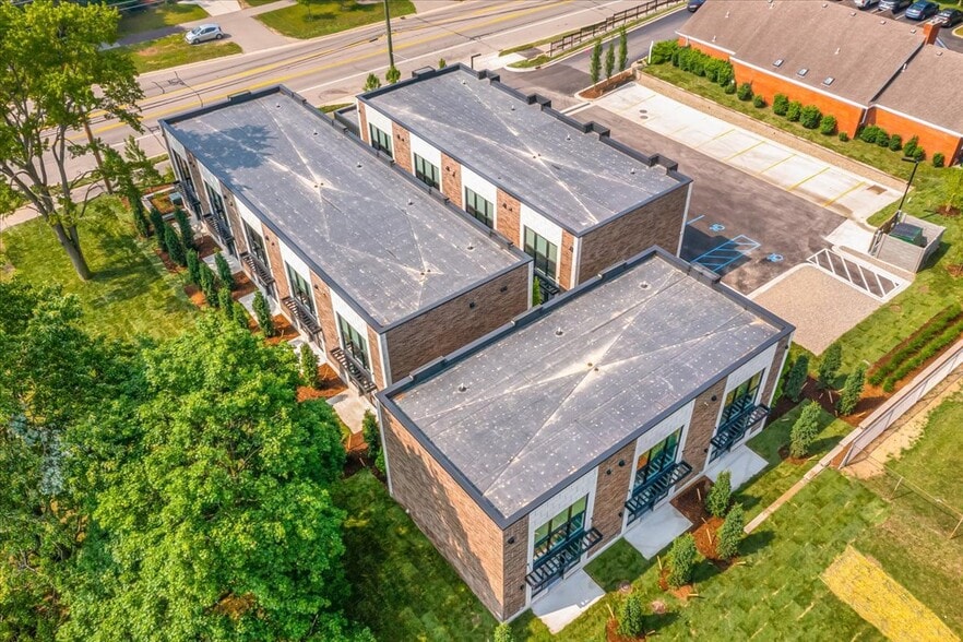 More Photos Of 460 W Tienken Rd, Rochester Hills Apartments For Sale