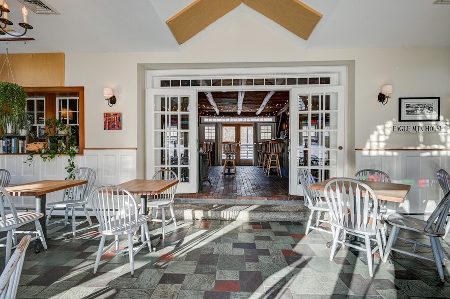 More Photos Of 193 Main St, Jackson Restaurant For Sale