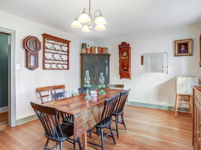 More Photos Of 104 N Main St, Boonsboro Apartments For Sale